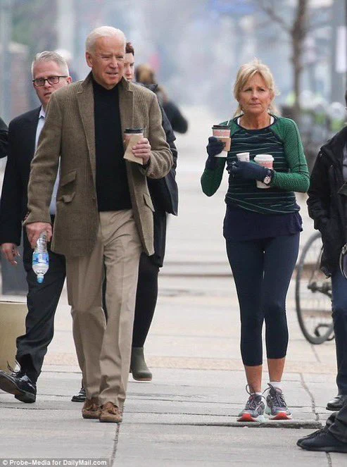 ettingermentum's tweet photo. If he dressed like this all the time he would have 60% approval https://t.co/whb12qjGch