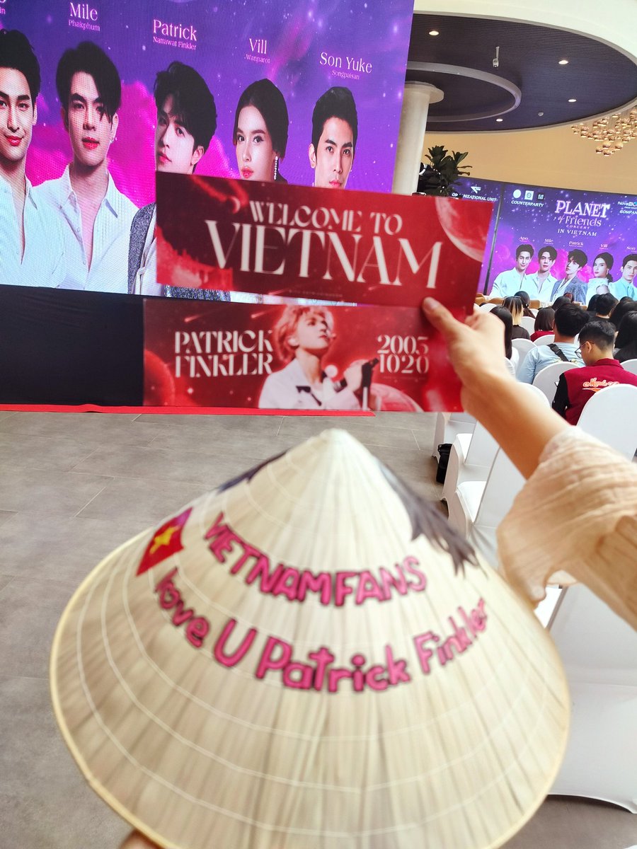 PatrickVNFC's tweet photo. PATRICKINGDOM - CHÚNG MÌNH ĐÃ CÓ MẶT TẠI HỌP BÁO VÀ SẴN SÀNG GẶP PATRICK RỒI NÈEEE🥳🥳🥳🥳

@patrick_pppat
#แพทริค #PatrickFinkler #尹浩宇 #Patrick尹浩宇 
#Patrick_WelcometoVietnam https://t.co/yAziKphCOb