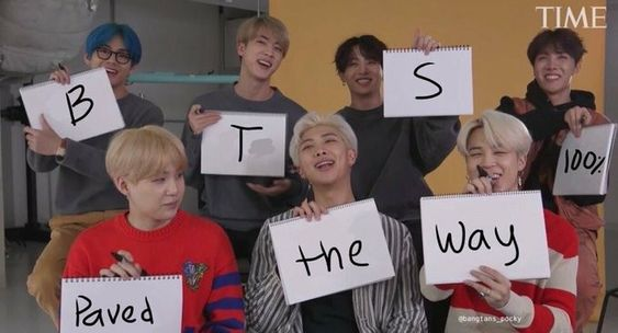 pbangtanland's tweet photo. "BTS es ahora la banda más grande del planeta (y probablemente incluso más allá de eso). ´´- R.stone

BTS PAVED THE WAY https://t.co/T7OScEHDuH