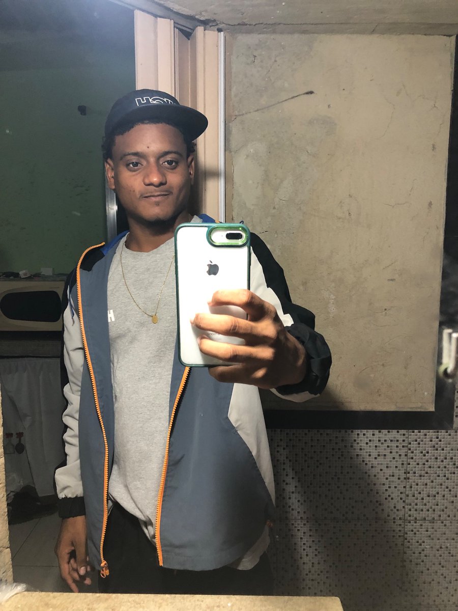 📸