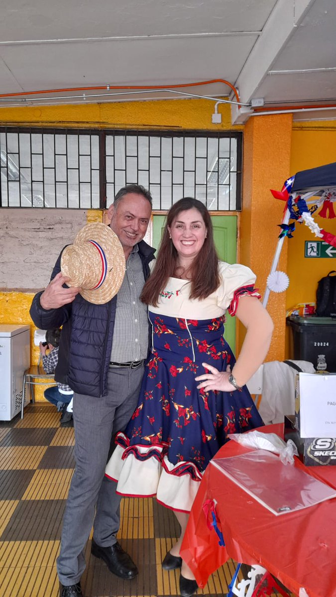 fuenzaluna's tweet photo. Se vienen las fiestas patrias a celebrar como se debe.... bien zapateao mierrrrr tiki tiki ti https://t.co/A3fR1eDTck