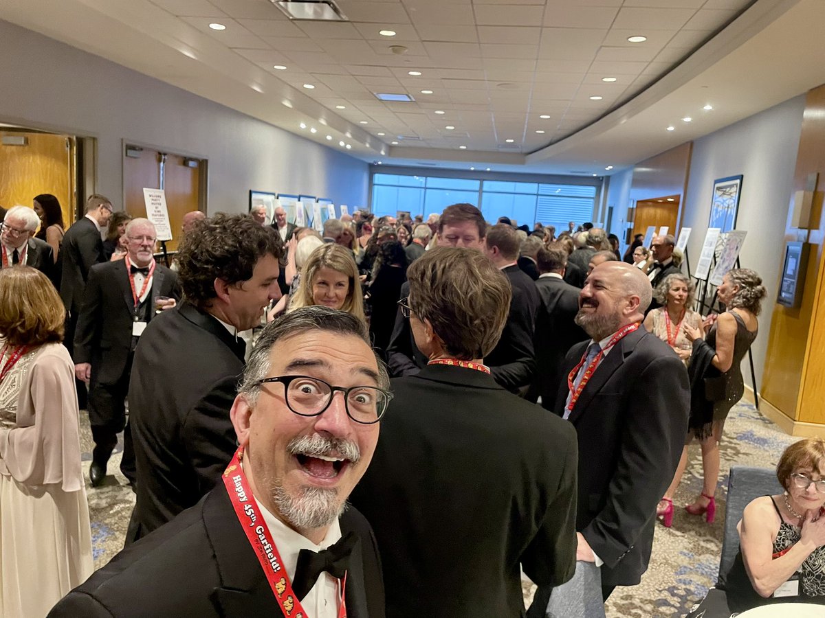 It never gets old, going to the @NatCartoonSoc and meeting your heroes! This was Brad @Guigar’s first Reubens Awards/Conference, and hot dang did we have fun doing a live @ComicLabPodcast there with @SarahCAndersen and @NewYorkCartoons (…airing soon!)