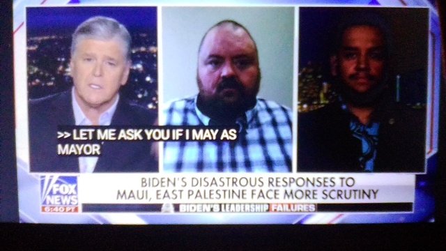 roberto00922861's tweet photo. @FoxNews Hannity, they put signal cutters on me, friend. It is difficult to give an opinion with you 🧐 https://t.co/2P4Iv119eA