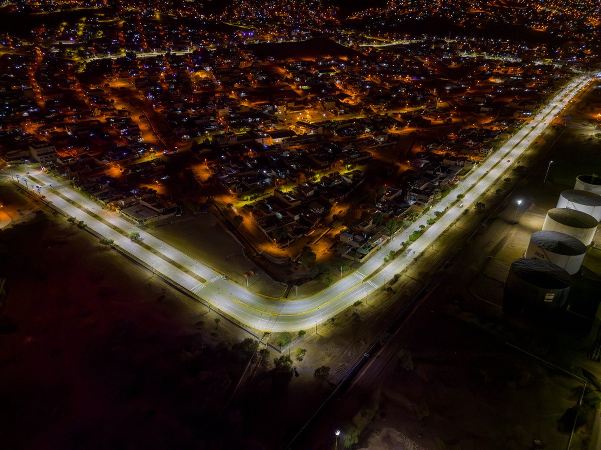gam_cochabamba's tweet photo. ¡Vivimos nuestro mes aniversario con obras! Realizamos la entrega de las Avenidas Uncía y Humberto Asín Rivero, dos importantes vías estructurantes para el distrito 14,. 🛣 #CochaSomosProgreso #LaMejorCiudadDeBolivia https://t.co/xx4MmrlP7t