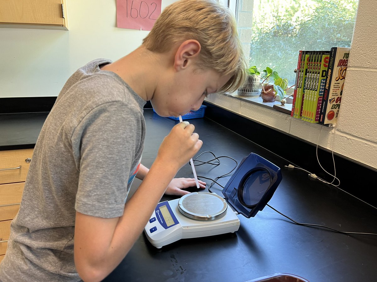 sciencewithmro's tweet photo. In lab 1602, we finished our remaining two stations on states of matter. One particular station: prove air is matter using a bag, straw, and a scale. Some found success, others might have found some obstacles. Looking forward to our debrief on Monday! #owlscience2024 https://t.co/lfMs1ftG6T
