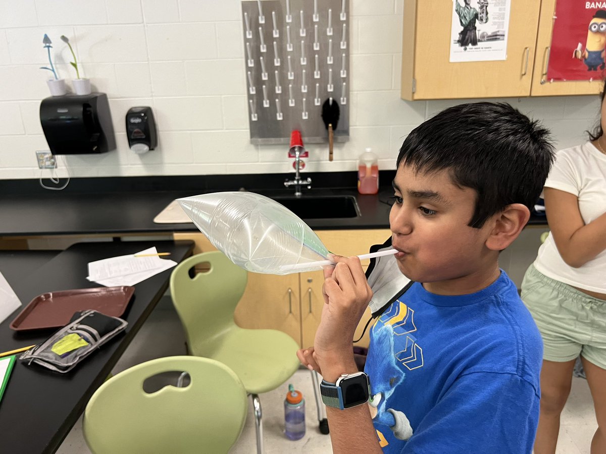 sciencewithmro's tweet photo. In lab 1602, we finished our remaining two stations on states of matter. One particular station: prove air is matter using a bag, straw, and a scale. Some found success, others might have found some obstacles. Looking forward to our debrief on Monday! #owlscience2024 https://t.co/lfMs1ftG6T