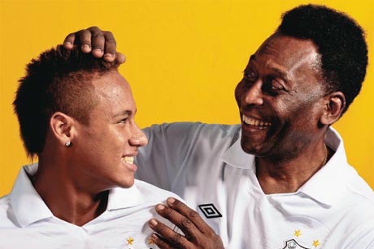 Neymar acaba de passar o Rei Pelé em gols em jogos oficiais pela seleção brasileira..

O Rei e o Príncipe da Vila❤️