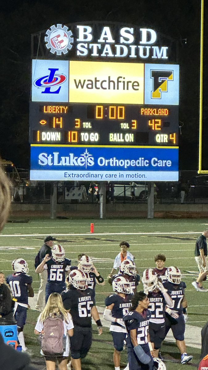 Nini Nguyen ☆ tweet media