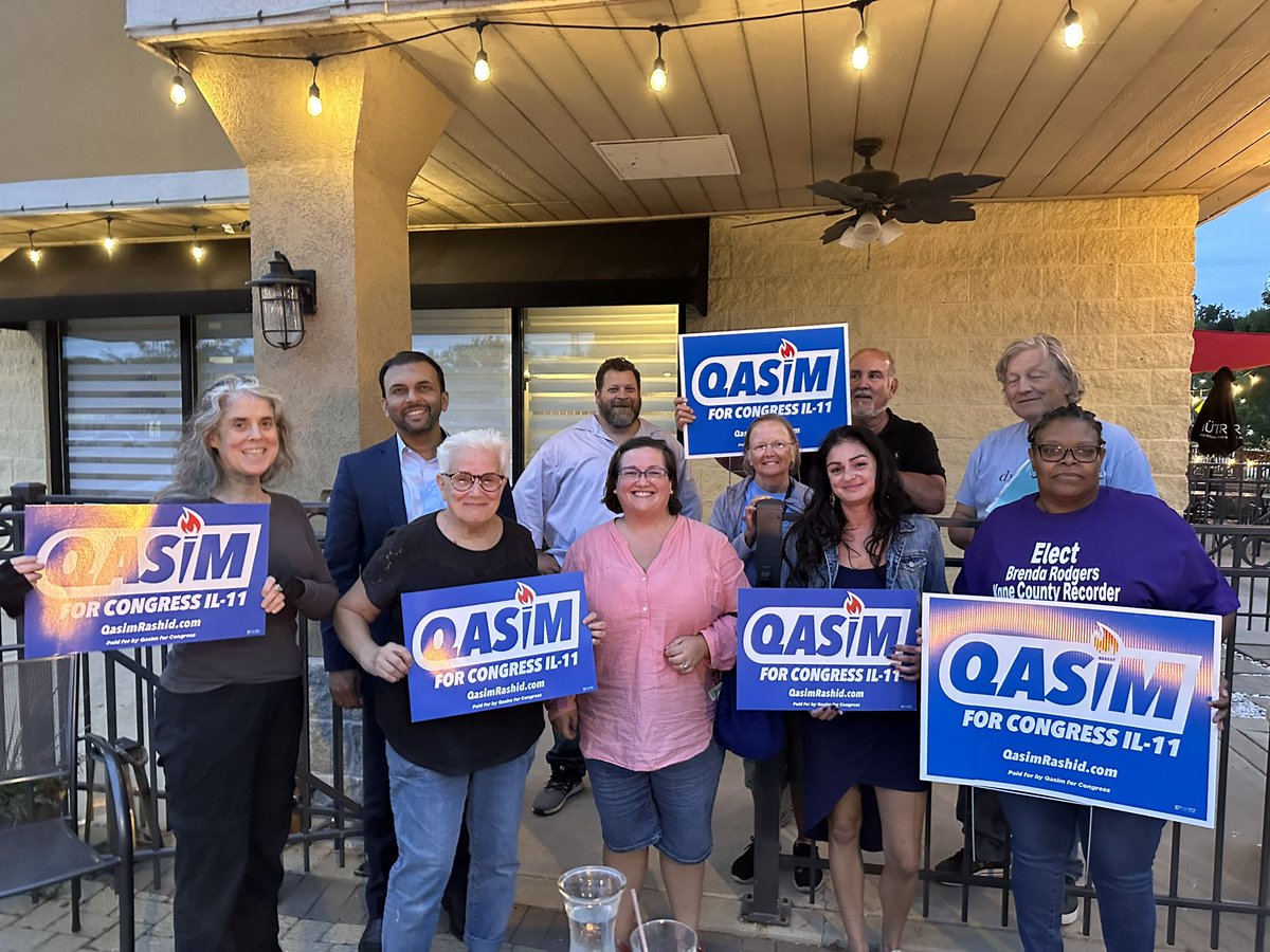 Another awesome Coffee with Qasim event—this in Batavia. I’m the *only* candidate in this race 100% funded by We the People. My opponent is funded by Big Pharma, Big Oil, & Big Banks.😳 We instead trust the People. Donate $11 & help us win.✊🏽 Y’all in? secure.actblue.com/donate/qasim-f…