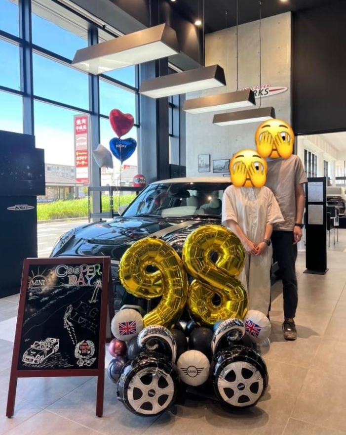 GlanzMini's tweet photo. 【MINI幕張】
フォトスポット誕生!!
是非、MINI幕張で記念写真をお撮りください!
お待ちしております!
#MINl
#MINI幕張
#mini好き
#miniのある生活
#mini好きさんと繋がりたい
#mini好きさん集まれ
#COOPERDAY
#バルーンアート https://t.co/8LfjkE7RoG