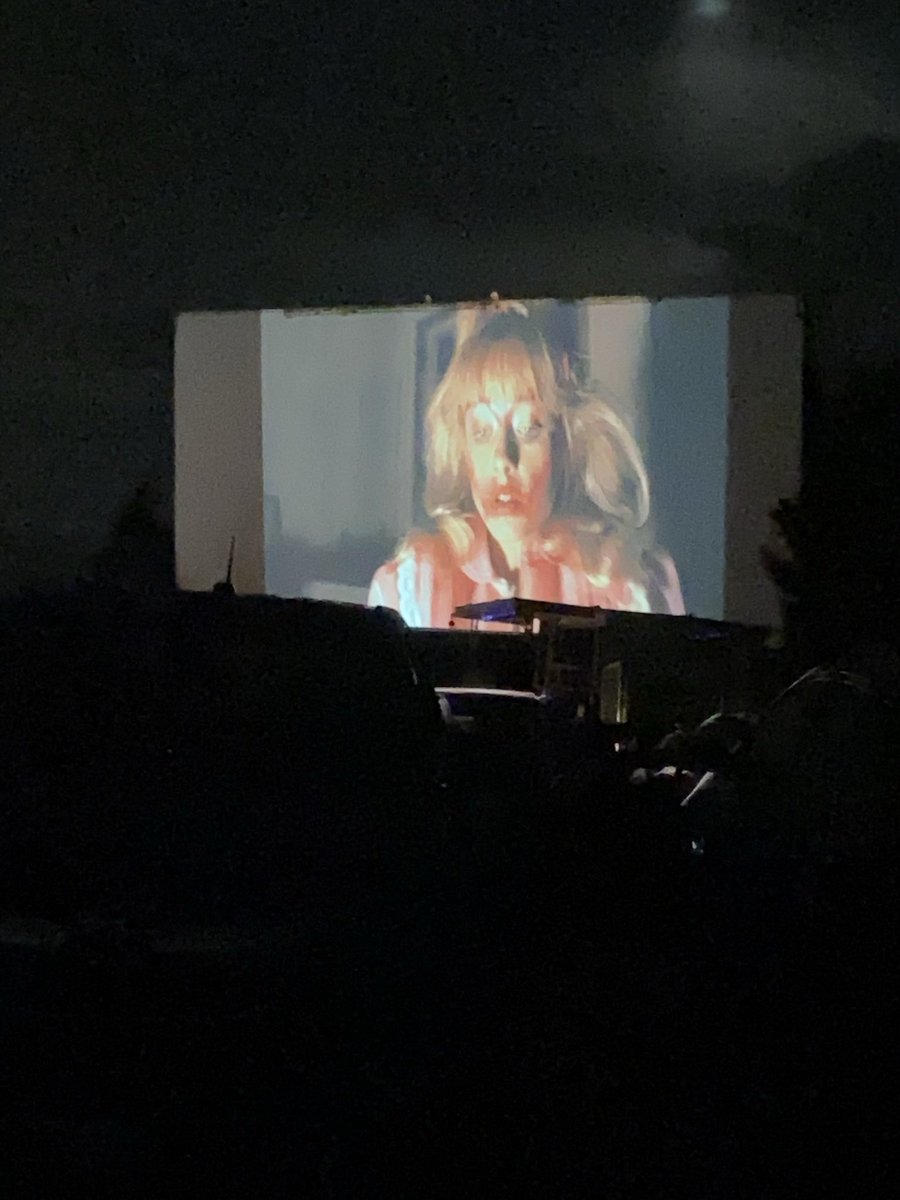 TheDooge's tweet image. Also got to meet the greatest Scream Queen of all time!

#TheLastDriveIn @therealjoebob @kinky_horror #DriveInJamboree
#MutantFam @LinneaQuigley