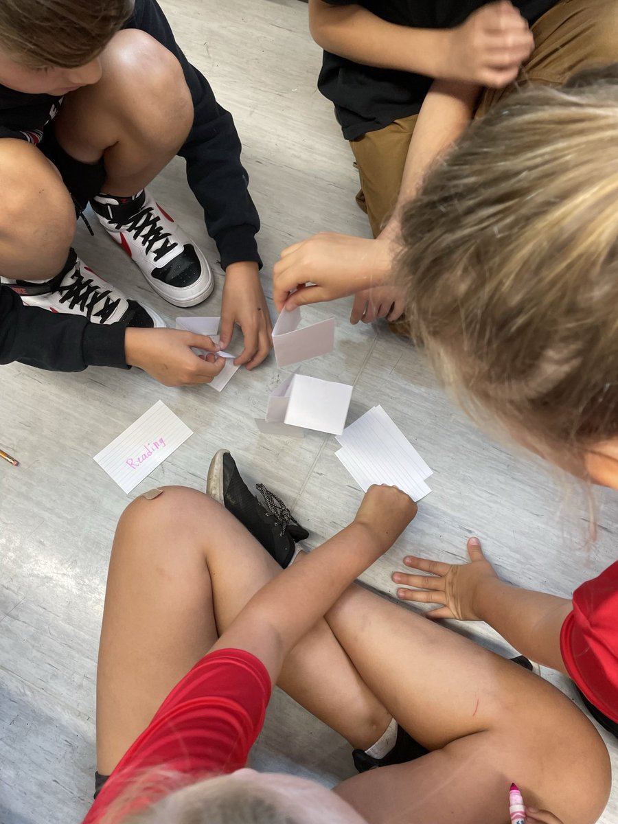 Split the kiddos into random groups and they had to find things in common then build a tower! Wonderful community building! #sd33learns