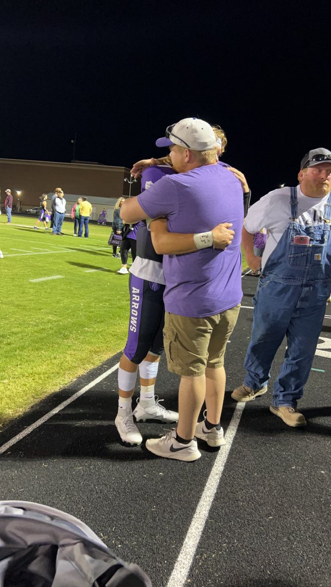 frake_train00's tweet photo. words can’t even begin to describe the amount of heart this kid has. tonight was definitely not the outcome we wanted but he left it all out there. not only are we all so proud of you but you know mom is as well. you’ll always be the number 1 player in her eyes❤️ https://t.co/RaU9Iop7Gg