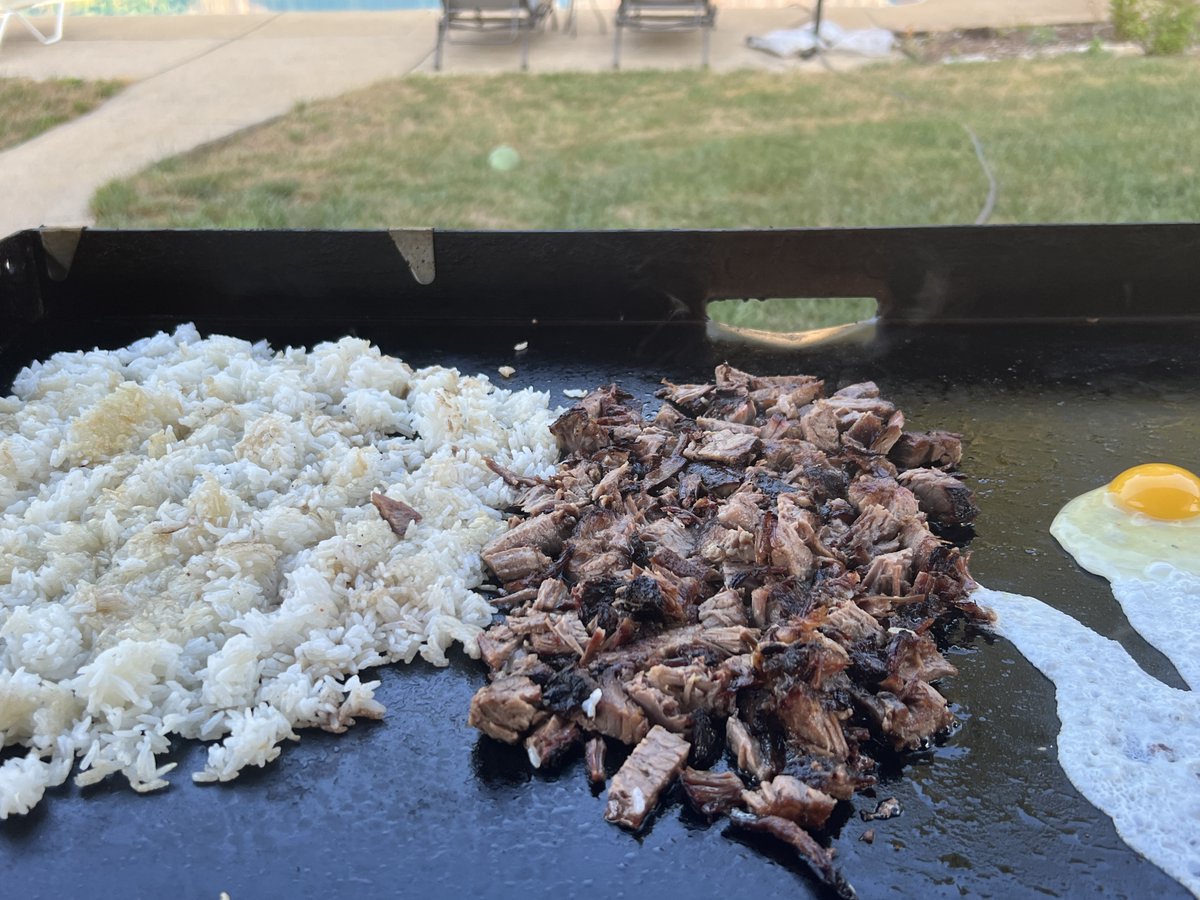 backyardgriddle's tweet photo. I present to you brisket fried rice... Turned out good. #backyardgriddle https://t.co/6C7ZhkhiPn
