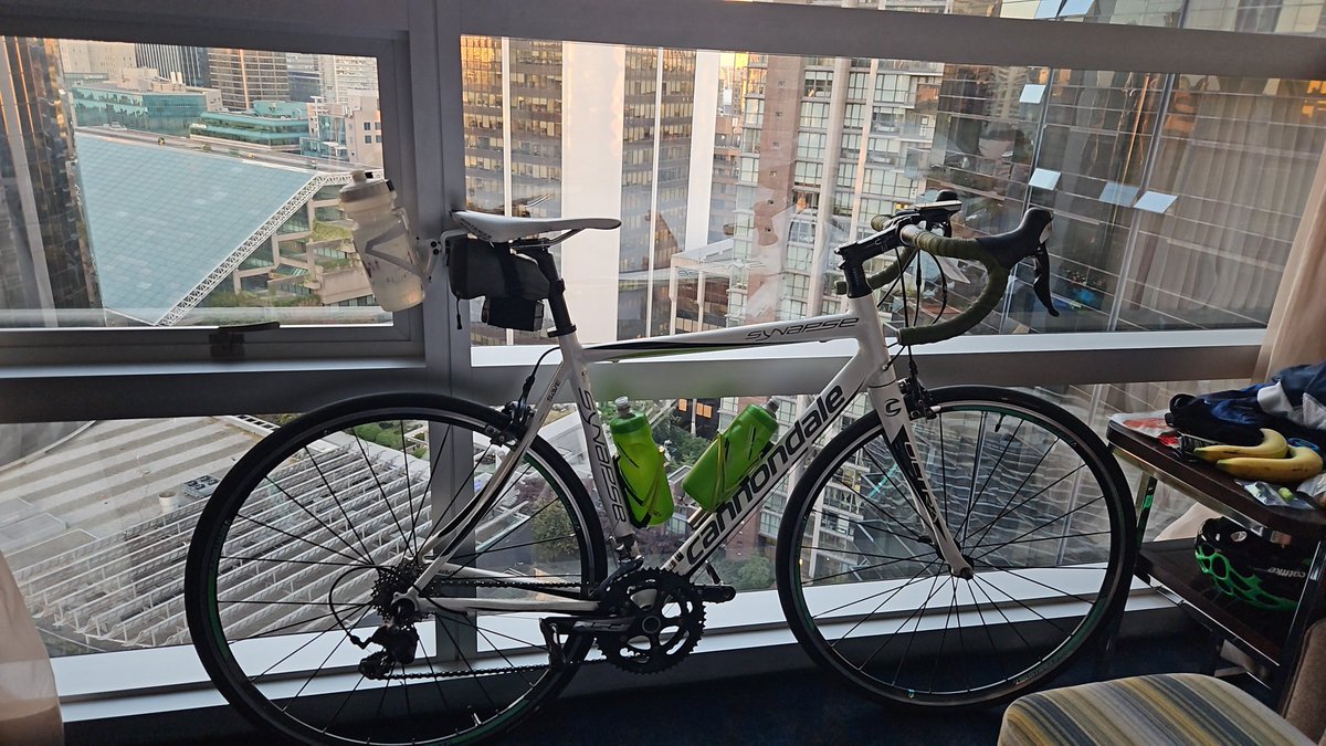DeportesHoyCA's tweet photo. #RBCGranfondo Evening in downtown Vancouver just enjoying the nice panorama and looking at @BCPlace from here.
@rbcgranfondo What a nice day before the ride.
#Vancouver #Whistler #BCCycling #Cycling #ciclismo
@browserlp @AlanErrington @avo77 @CookiesPENSADOR @alexstieda https://t.co/QSAzLkdaHb