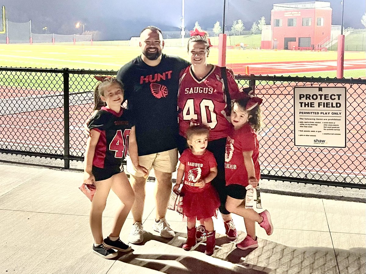 gbluestein's tweet photo. Things do come full circle! First game back as a Saugus Sachem and we came out with a 40-6 win! Great to be home, go Sachems! @mrscoachblue @SaugusSachemsAD https://t.co/o6fb9rmnXo