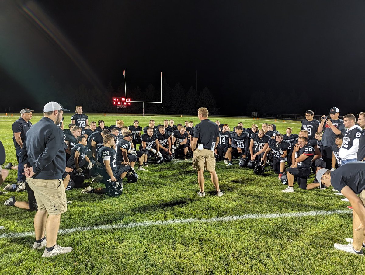 RedbirdTDClub's tweet photo. Darlington shut out Southwestern/East Dubuque 40-0 to improve to 3-1 on the season. #Go #Redbirds https://t.co/xJzQ5b7EwF