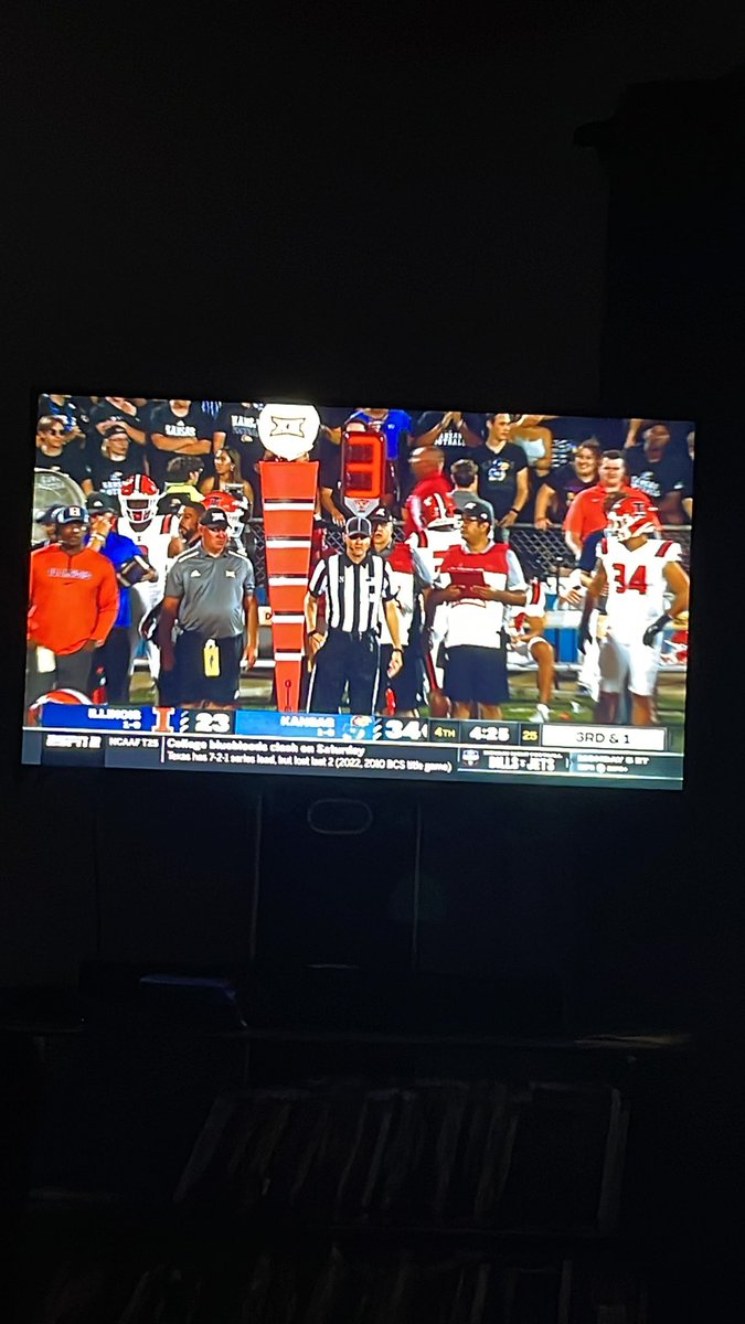 marcusgonzo3's tweet photo. @Co_Sexton you wanna smack these refs for me?! https://t.co/wdJXPfV16r