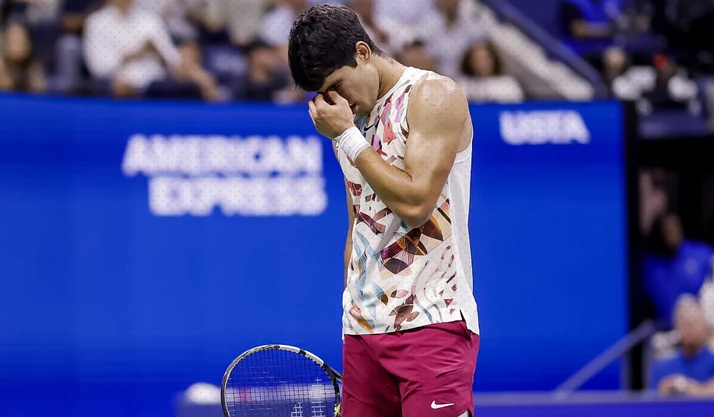 jmgmoron's tweet photo. Una derrota que duele, evidentemente.

Tuvo sus oportunidades, pero no pudo aprovecharlas. Ese 1/9 en bolas de break es una losa demasiado pesada en un partido como este, ante un Medvedev brutal.

Termina su temporada en Grand Slams con dos semifinales y un título. Para mí, más que positivo para sus 20 años.

Solo le queda seguir trabajando para mejorar y que el año que viene mejore sus números. Si es que se puede.