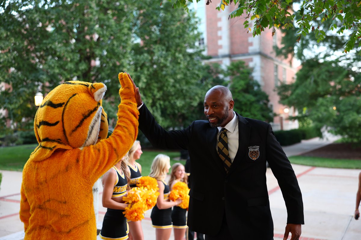 Congrats to Justin Gage on becoming the newest Tiger in the Mizzou Intercollegiate Athletics Hall of Fame! #MIZ 🐯🏀