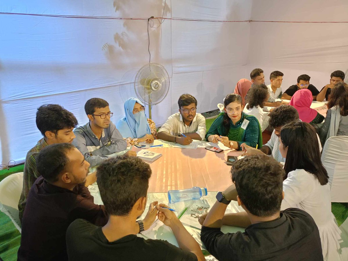 raisa_462's tweet photo. Attended a very amazing event Bangladesh Youth COP 2023 organized by Action Aid &amp; Brighters 🌿
#bangladeshyouthcop2023 https://t.co/h2mbFOD6hH