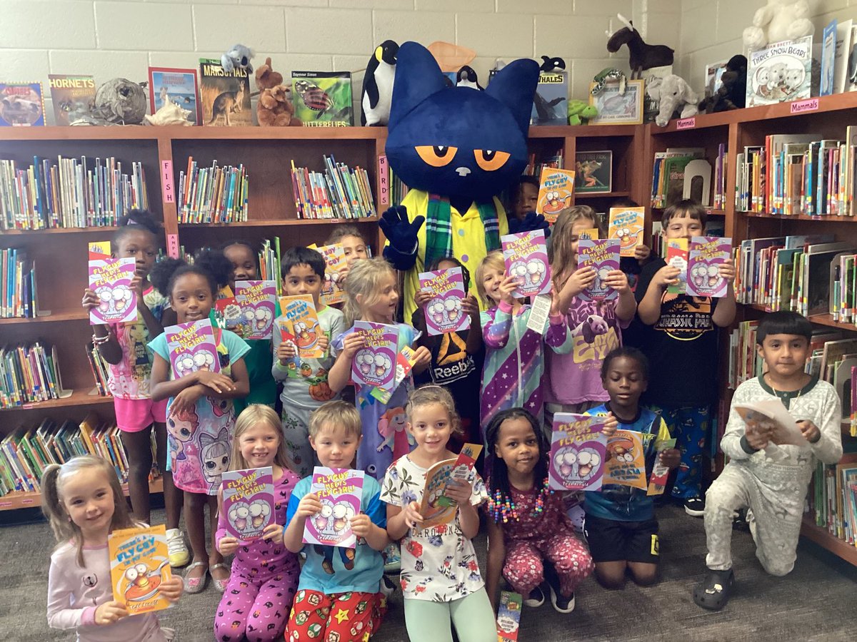 LauraMcNulty1's tweet image. PJs, Pete the Cat, &amp;amp; new Fly Guy books! 💙⁦#ReadAcrossNewton #NCSSBeTheBest ⁦@AGeigerman⁩ ⁦@FHES_TWEET⁩ @Lori_McGovern⁩ ⁦@writeright_now⁩