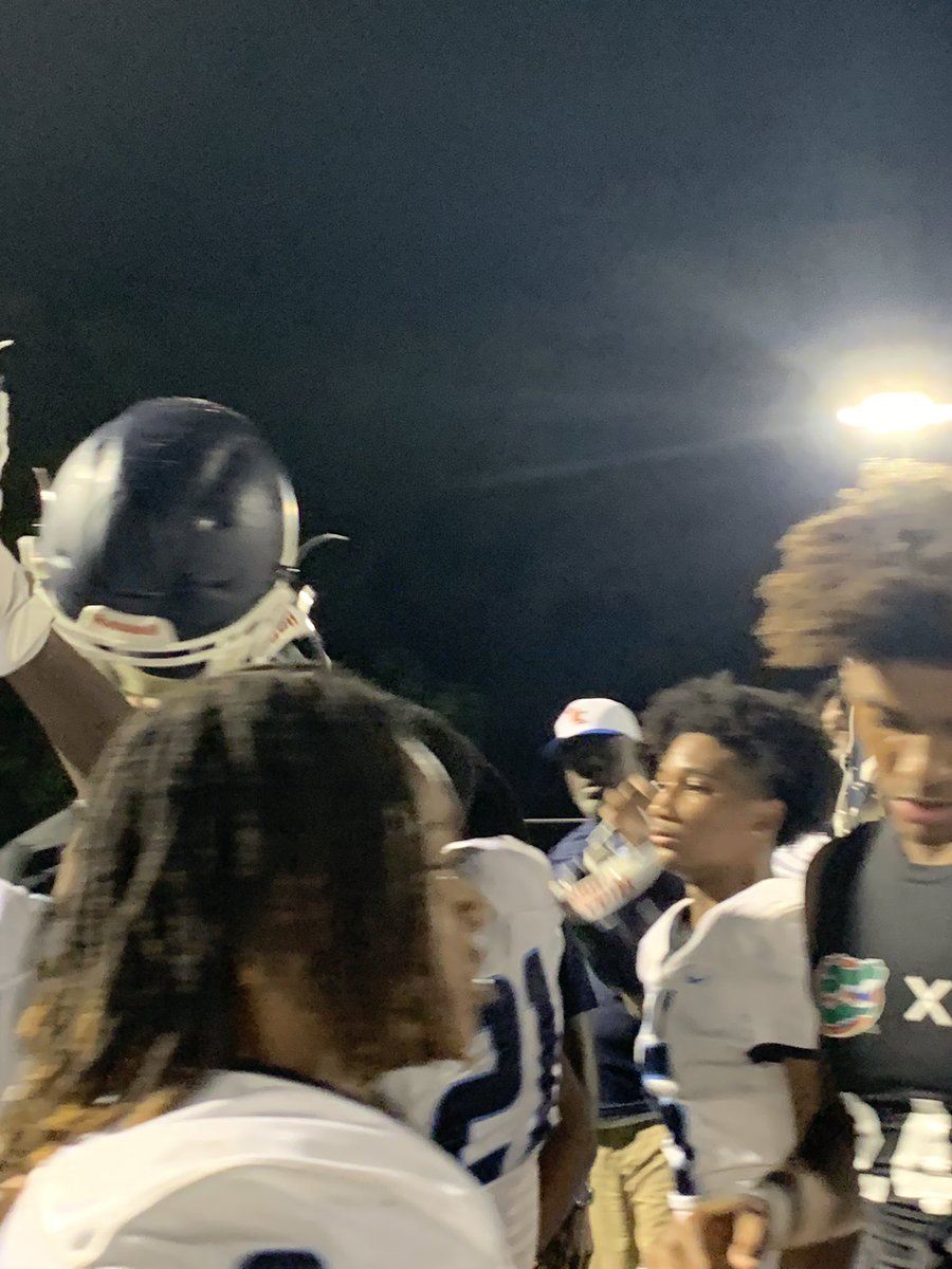 The Blue Wave fought back from a two-TD deficit to beat Mount Dora Christian Academy 22-20! Way to fight, @PKYFootball #proudprincipal @SunPreps @arnoldfeliciano