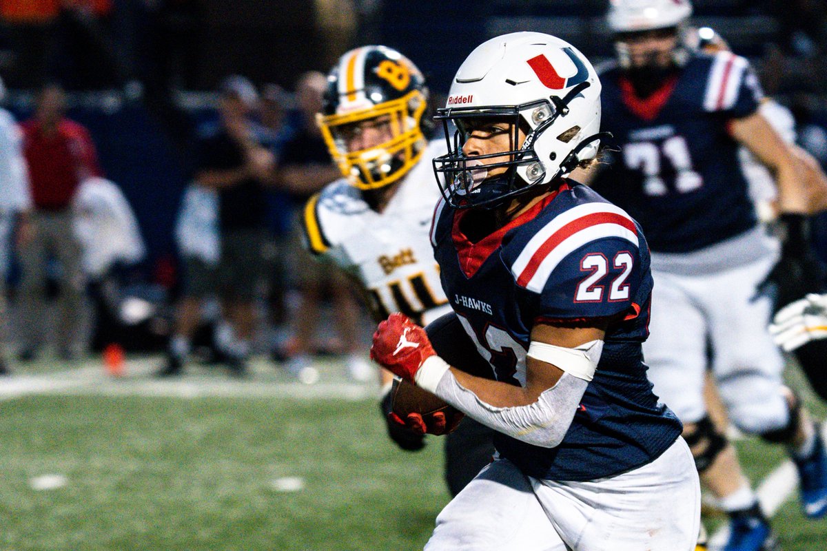 lilyas53's tweet image. Photos: @BETTfootball defeats Urbandale, 48-10, for @DMRegister @AlyssaHertel desmoinesregister.com/picture-galler…