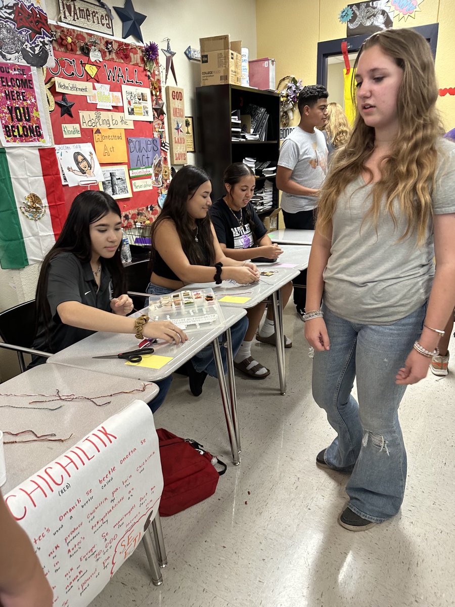 GbulletPeggy's tweet photo. Aztec Market Place offering corn products, pico de gallo, chicle, engineering competitions and friendship bracelets in el color rojo. Students rocked! #boycottAverage #VivaMAS! https://t.co/lh1gHWUvL8