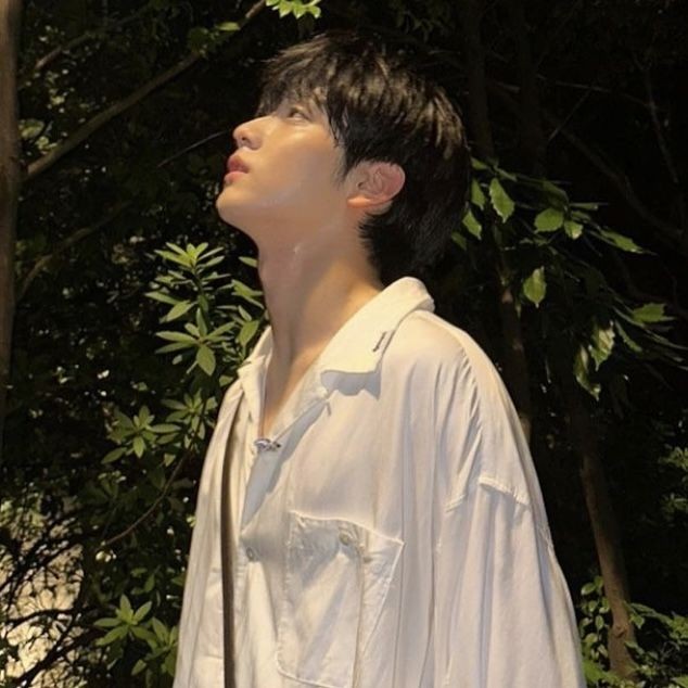 {RESTARTING DAY 8}
Hi everyone~ l'm enzo 🐇

— he/him 
— not new to #kpoptwt &amp; #stantwt
— looking for interactive moots, all fandoms are welcome  
— multi 

♡/↻ to be moots &amp; to spread! 
Thankyouu~ 🐰