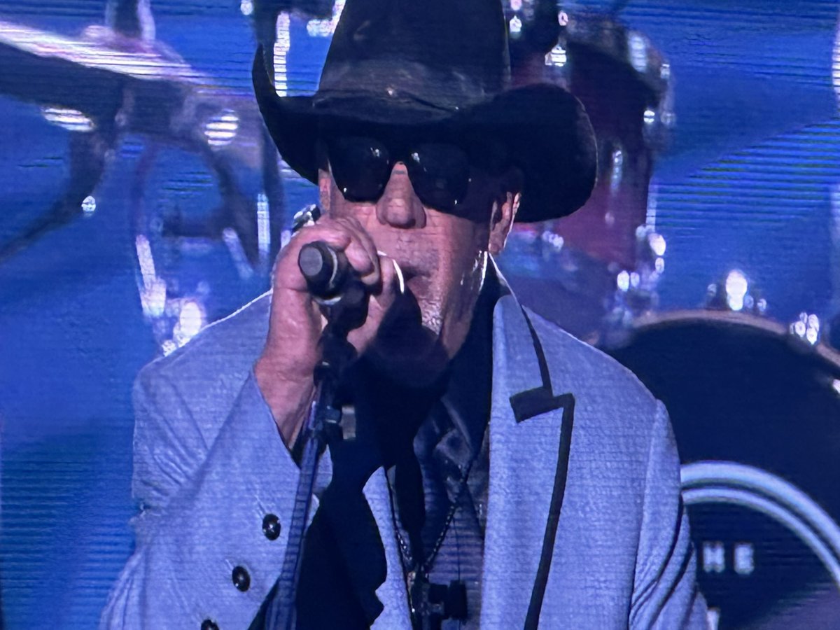 If you’re going to be an #nfl team owner be a cool #nfl team owner. <a href="/JimIrsay/">Jim Irsay</a> <a href="/Colts/">Indianapolis Colts</a>