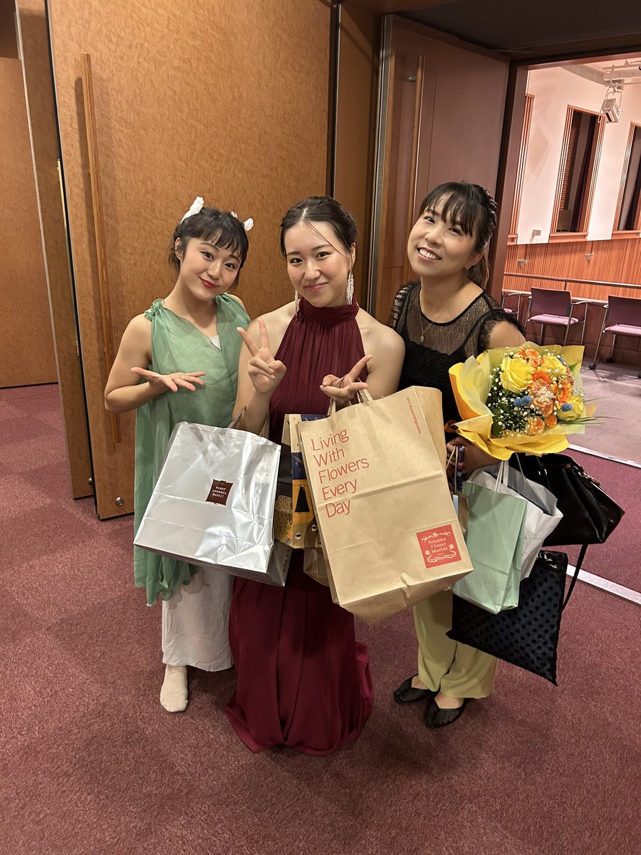 Lisa_m1111's tweet photo. 2023.09.07無事2ndリサイタルが終演しました！出会いをテーマにしたリサイタルでしたが、改めて私は素敵で素晴らしい出会いをたくさんしているなぁと実感させられました！出演者の皆さんもお客さんもとっても温かく素晴らしい演奏会になりました！みんなの素敵な笑顔いつまでも守ってね✨ https://t.co/l9krkuzN4h