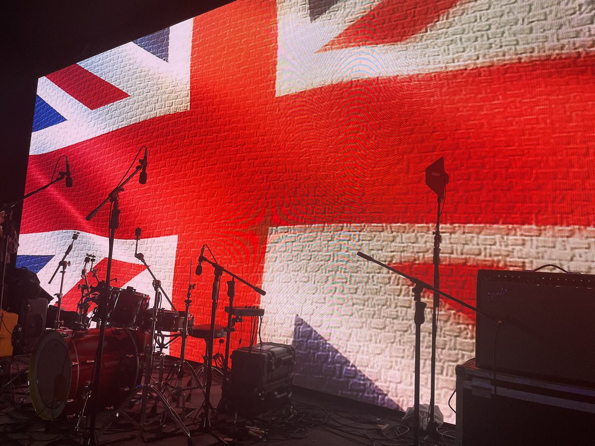 DirtySoulPeru's tweet image. Hoy tocamos en Arequipa!! Feliz cumpleaños!! #beatles #beatlestribute