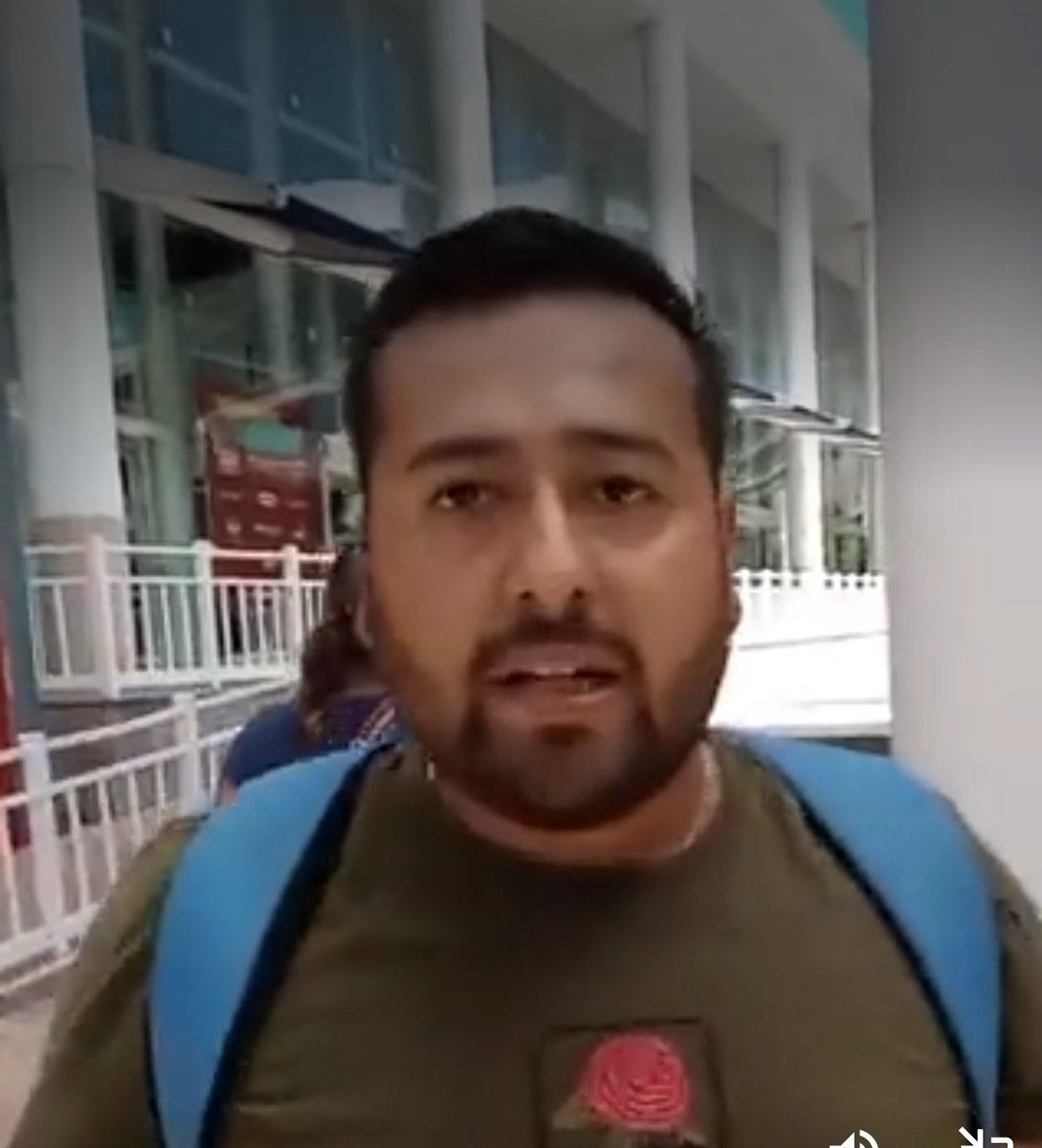 Libro_negro_'s tweet photo. Esta es la cara del sujeto. https://t.co/wg30589x97