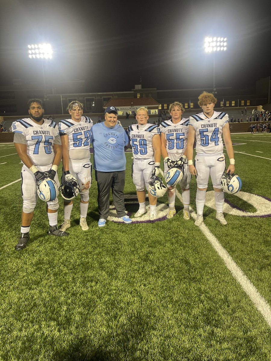 werner_nolan's tweet photo. Big boys up front!
@AugustusThuston @Canton55_ @garrettlove59 @hunter_andersxn @KeetonClarkk
#SEKbeef #WeAreChanute #ChasingGreatness https://t.co/R426Lk5T9L