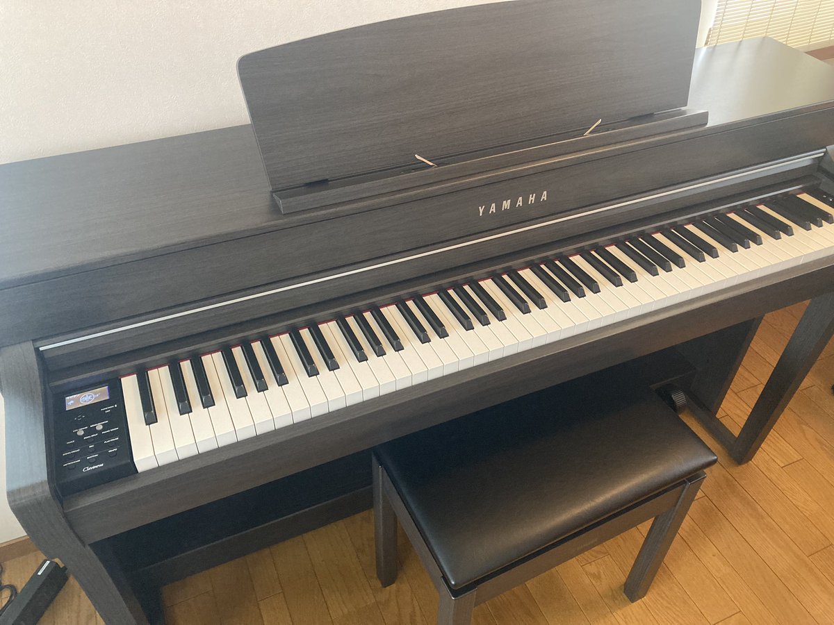 OR9ulcK8xSKaKdj's tweet photo. 本日納品でした。ヤマハクラビノーバ
木製鍵盤、良いスピーカーお楽しみください♪
#ヤマハ #clp745 https://t.co/Ojfsux3v9S