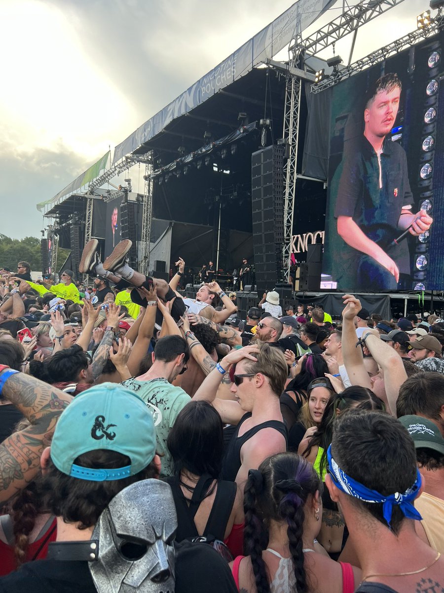 Day two of blue ridge:
- crowd surfed to Knocked Loose
- got fuckin launched in a mosh pit 
- sleep token is mid
- Motionless in White goes fuckin hard    
live
- leave early… get clean, rest, and do it all over again tomorrow 🤠🤟🏻