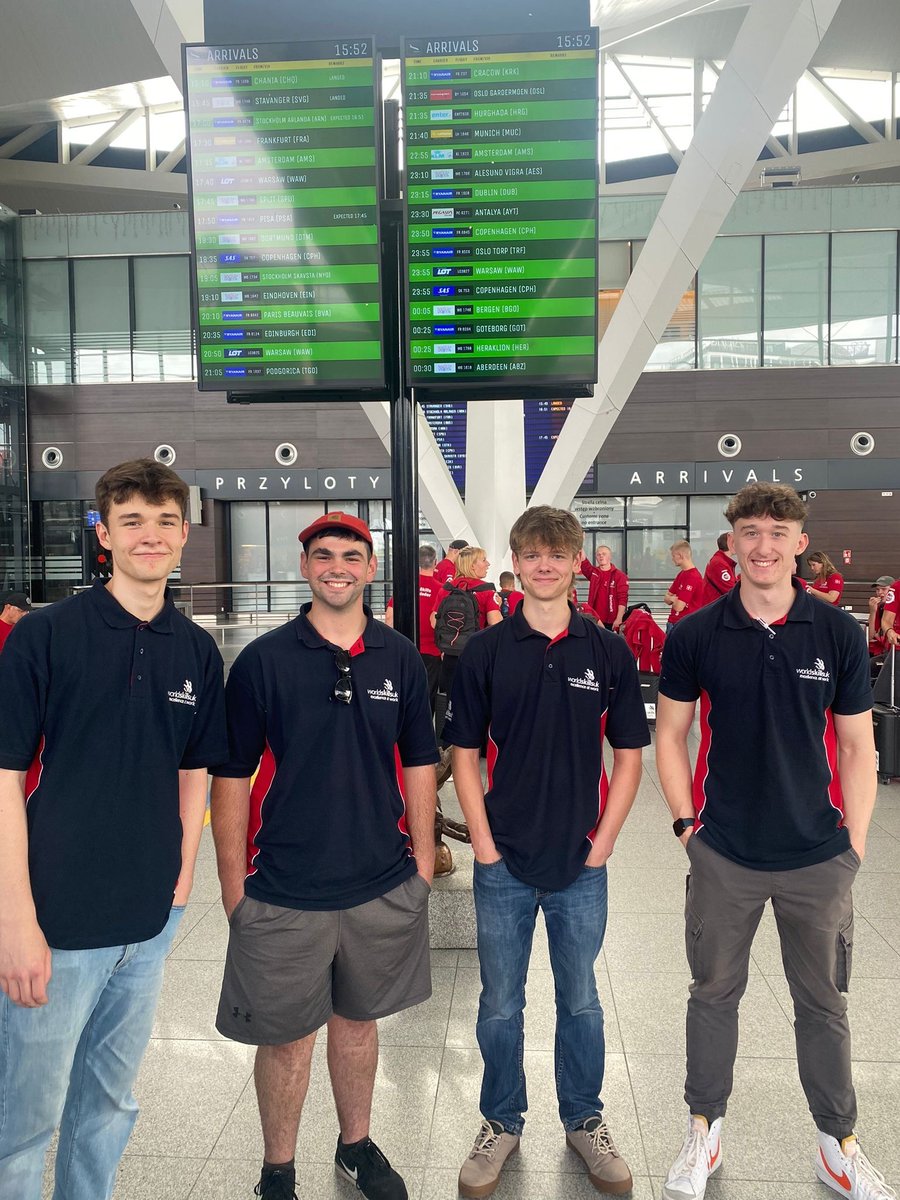 ISEinWales's tweet photo. Ar ôl wythnos ddwys o gystadlu, rydym yn edrych ymlaen at ddathlu llwyddiannau #TeamDU a’r 4 cystadleuydd o Gymru.
Rydym yn falch ohonoch chi! 🏴🇬🇧
Gwyliwch y canlyniadau yn fyw https://t.co/Qh4VM9C0rk
#EuroSkills2023 #TîmCymru https://t.co/xZqW9IYC2d