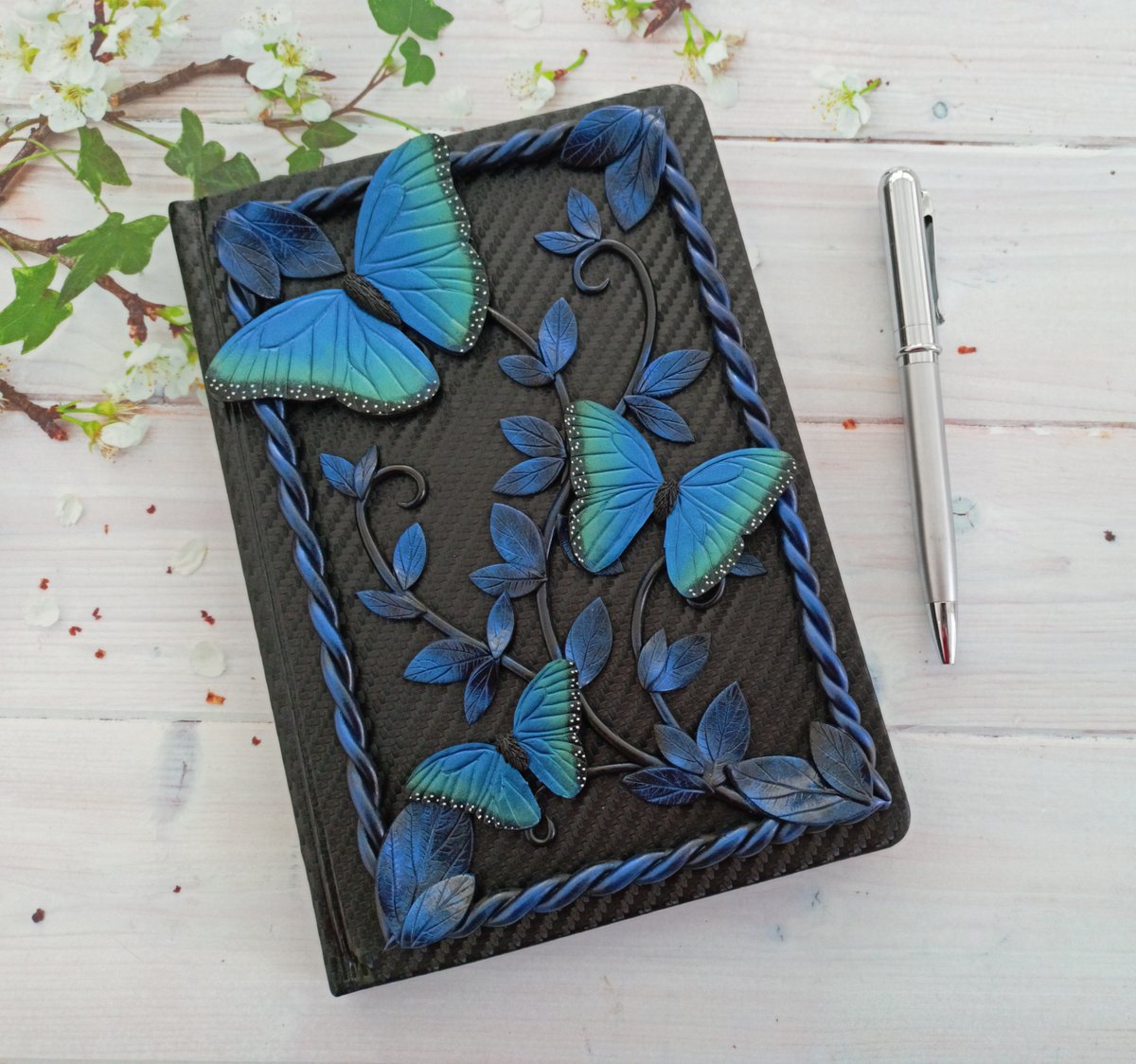 Brand new in my @BritishCrafting shop - perfect for the stationery addicts (or butterfly lovers!) #tbch #newontbch #handmadejournal #bluebutterflies thebritishcrafthouse.co.uk/product/blue-b…