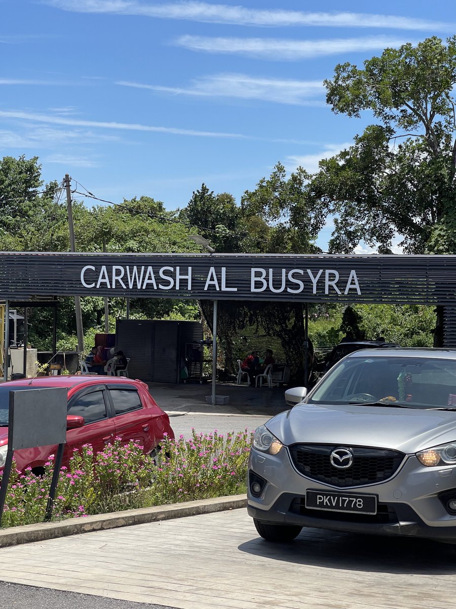 acaiijawa's tweet photo. Aku nak kongsi tentang Masjid Busyra, Merbok Kedah yang jadi masjid mesra musafir terbaik di Malaysia.

AJK masjid seluruh Malaysia datang melawat sini nak belajar cara depa buat.

One-Stop-Center masjid ni ada:

1. Food Courts
2. Car Wash
3. Mini Mart
4. Dobi layan diri https://t.co/u5tSOlqBpS