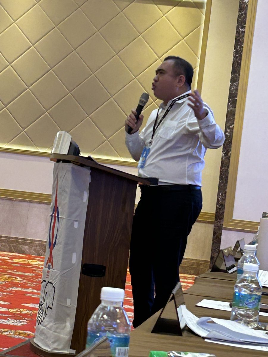 TiewWayKeng's tweet photo. SG @anthonyloke : saya menteri MOT yang menjaga wanita, coach wanita MRT akan bermula bulan depan #kongres #dapmalaysia #wanita https://t.co/U1ZOzKRjqJ