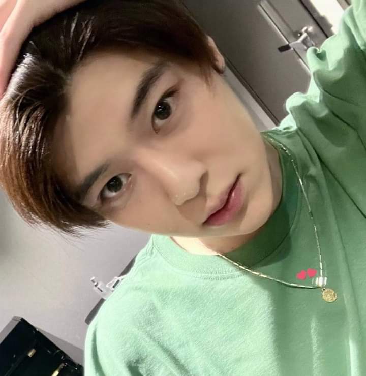 _donkey0's tweet image. Wonbin (Riize) y Sion se dice que en la época de aprendices se hicieron mejores amigos, incluso comparten un collar de (amistad).
Se cree que iban a debutar juntos  en Riize pero pues ya sabemos que paso ojalá después veamos una interacción entre los dos 💓
#WONBIN #SION