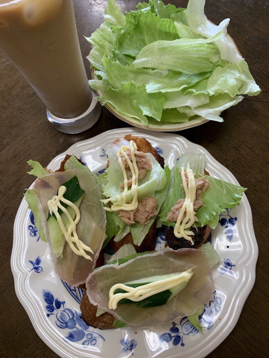 SuzukiDt's tweet photo. 🥖 #Lunch ,#lettuce #opensand .
#ランチ , #生ハム #ツナ & #レタス #オープンサンド https://t.co/0jF6o6SsoU