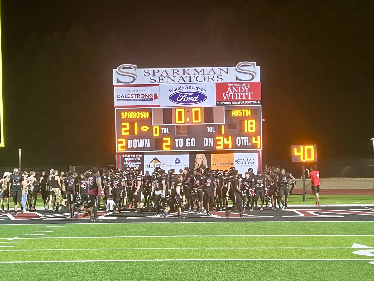 Coach_Living's tweet photo. Great Team win tonight by @SenatorsFB Proud to be apart of this team! #FORJD #RARE https://t.co/gEaZKro81A