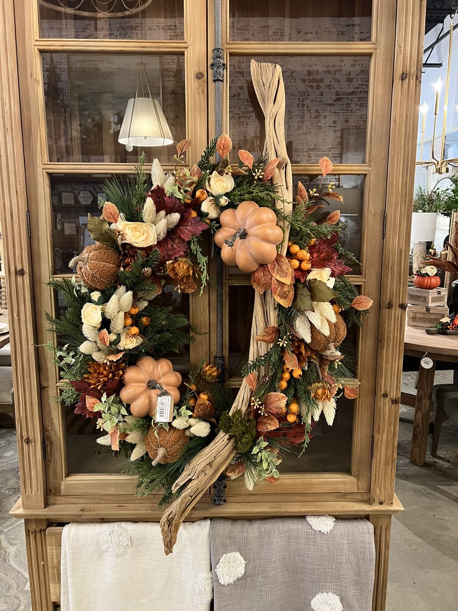 You should check out our gorgeous #fallwreaths! mintjulepdecor.com