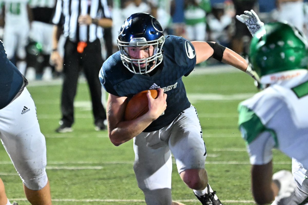 hawkmicrodoc's tweet photo. Complete team win tonight by @FBFairmont #firebirdpride https://t.co/n44TEKxB97