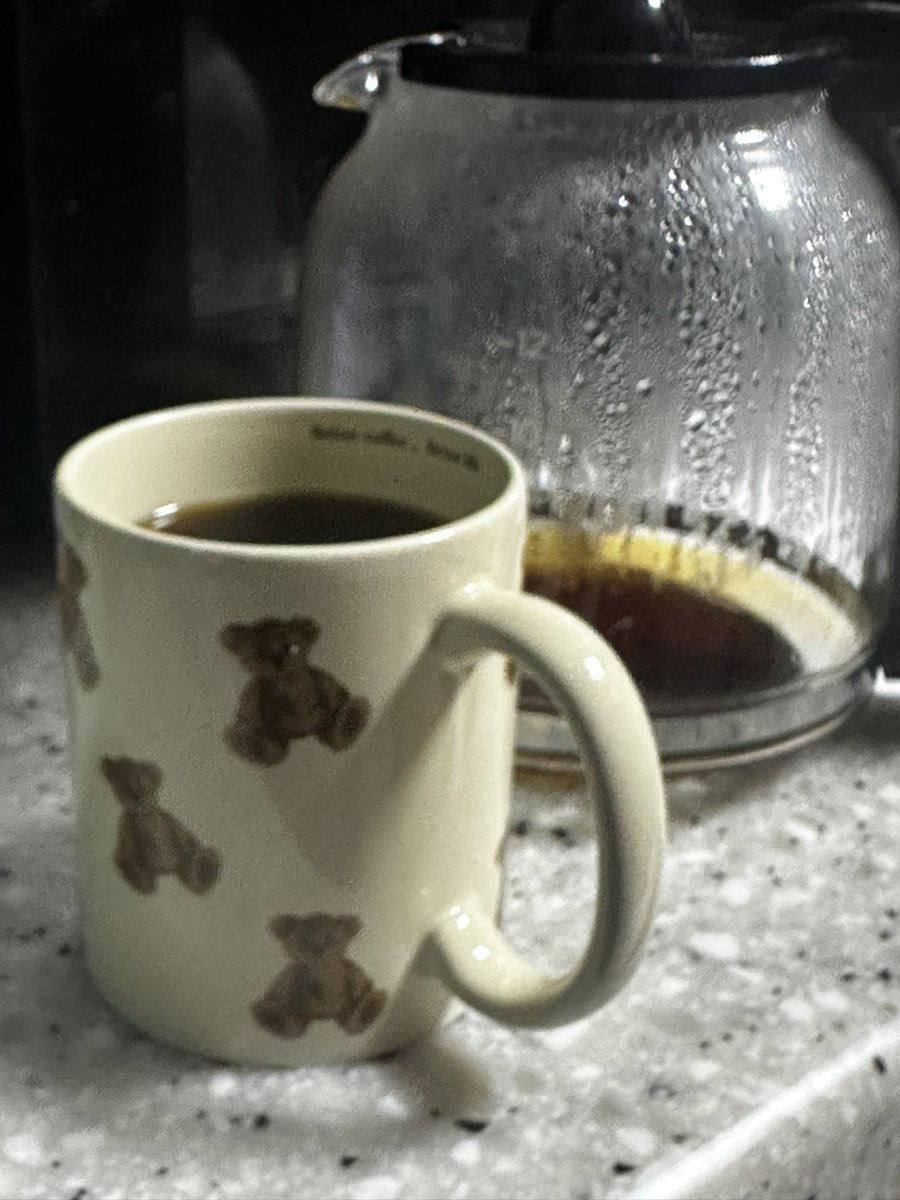 وألبسك ثوب النسيم 
وأعطر أيامك زهر 🧸🤍.

صباح المشاعر الحلوة 🌅