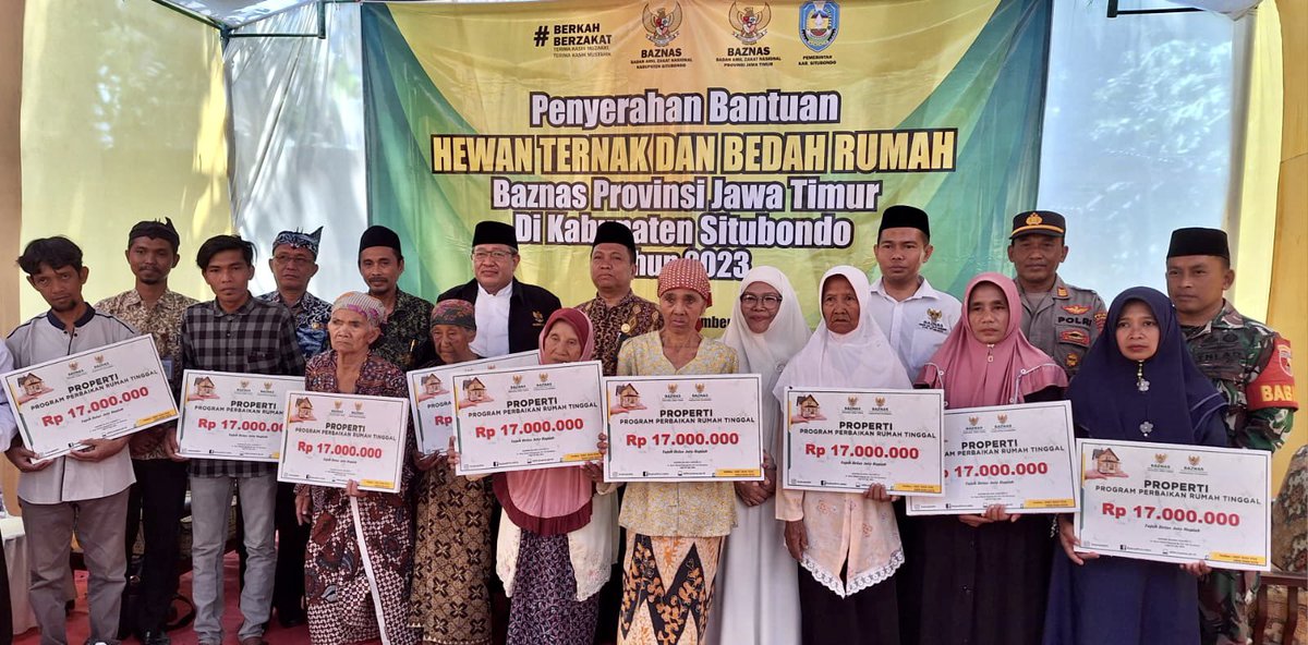 baznas_jatim's tweet photo. BAZNAS Prov. Jatim bersama BAZNAS Situbondo menyerahkan bantuan Properti (program perbaikan rumah tinggal) dan kambing ternak kepada mustahik di Desa Besuki, Kab. Situbondo, Kamis (07/09/2023).
Berita lengkapnya > https://t.co/ccZJdK928A
#baznas #bedahrumah #rutilahu #jawatimur https://t.co/aHOFBuz10P