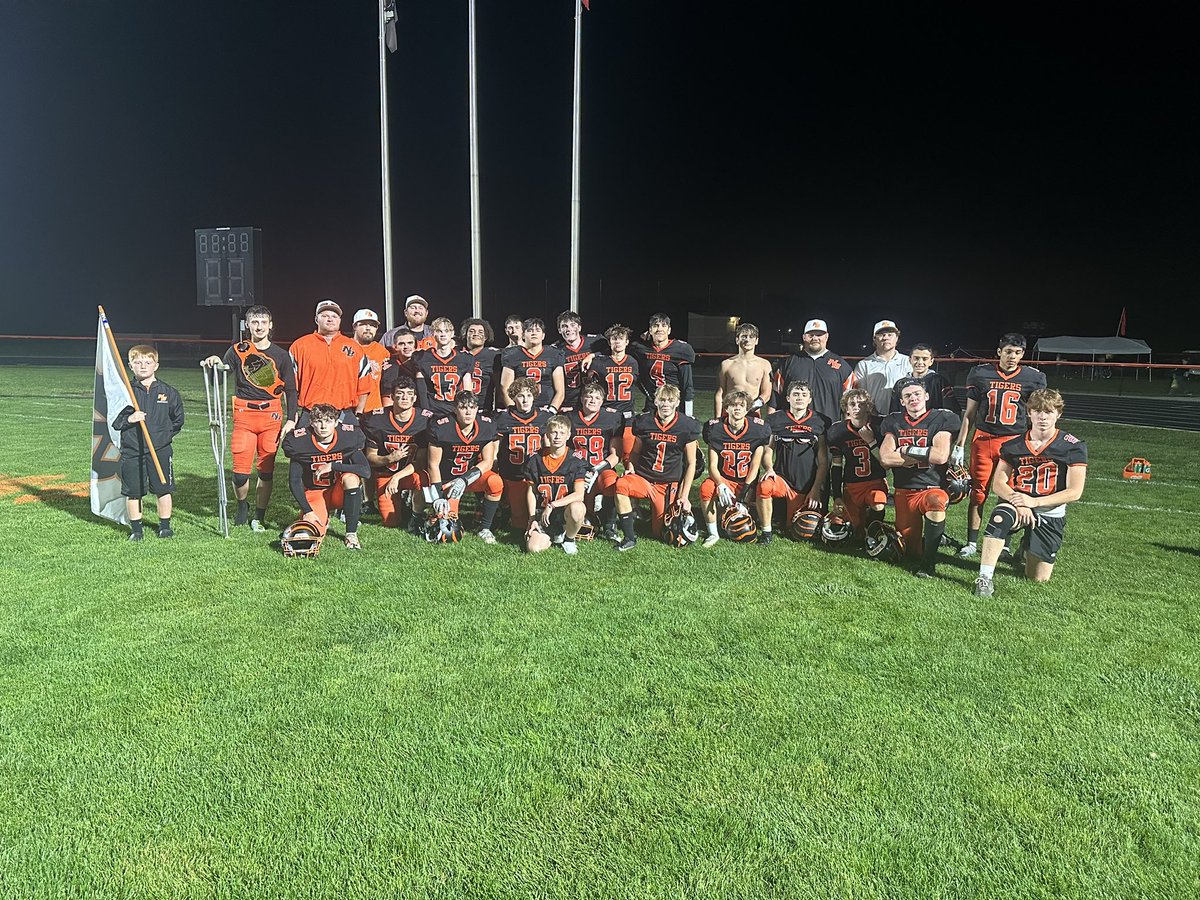 jlong1972's tweet photo. First varsity win at Tiger Stadium, GO TIGERS! 🐅 @NBTigersFB @NBTigersAD @MrDavisNB206 https://t.co/xSw4EFc3Oq