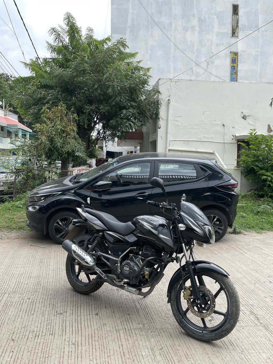 TalrejaRajat's tweet image. Motors are living beings
Best decisions #altroz #pulsar #darkedition #motorhead #love @TataMotors